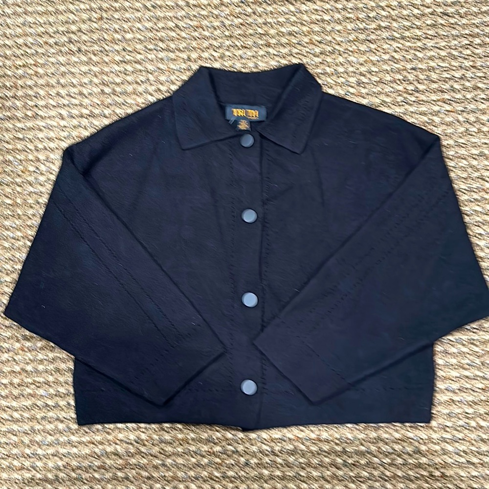 Women’s Truth black, sweater jacket w/button front snap closure. Size S/P.